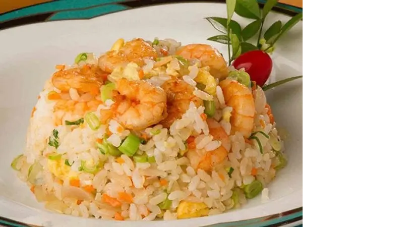 Yakimeshi de Camarão