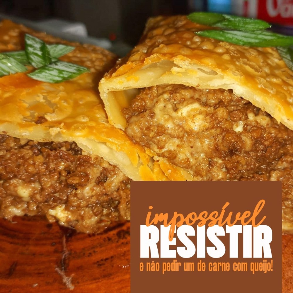 Pastel de Carne Moída Com Queijo Minas