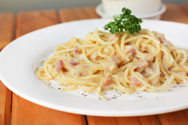 ESPAGUETE À CARBONARA