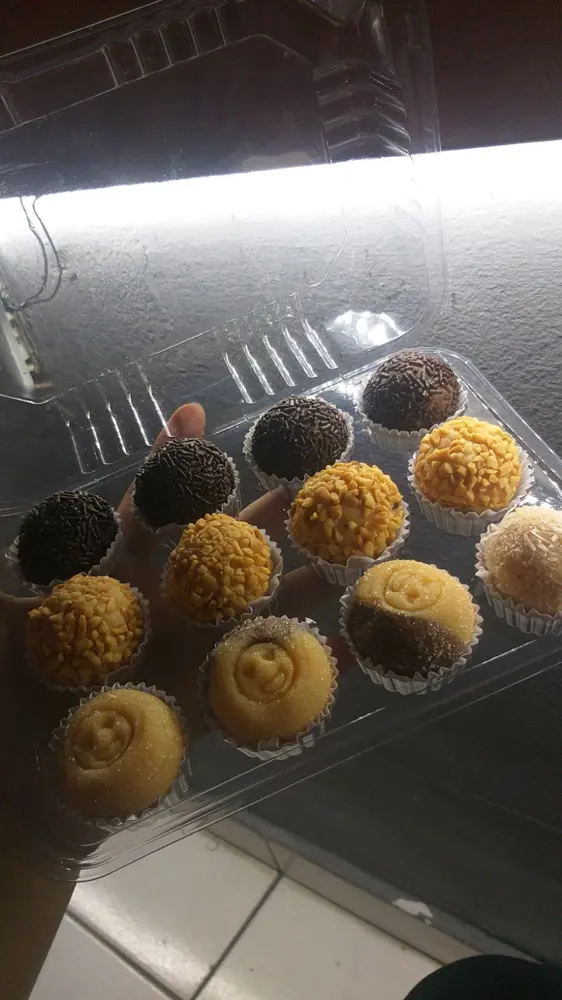 brigadeiro de chocolate,2 amores,chocolate branco com amendoin 26g