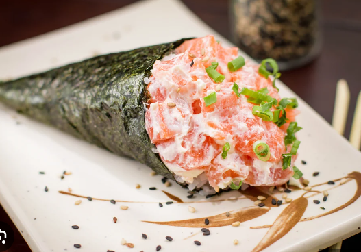 Temaki Sake ( Salmão cru)