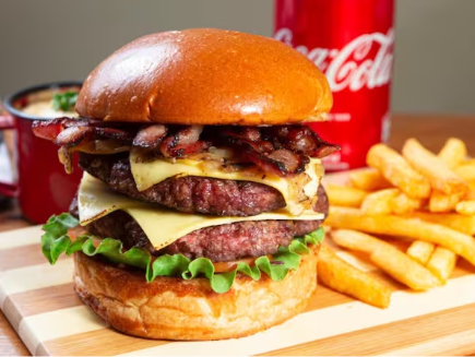 Minuto Fooderoso + Batata + Refri Lata