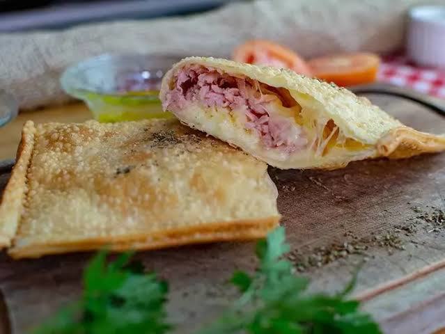 PASTEL M = Pastel Pizza