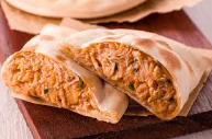 KALZONE DE FRANGO CATUPIRY
