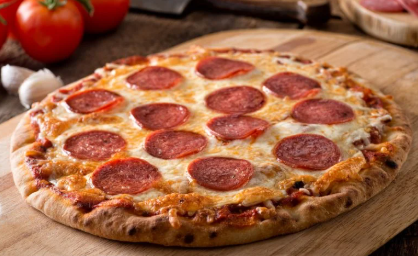 PIZZA QUATRO QUEIJOS C/ PEPPERONI (M)