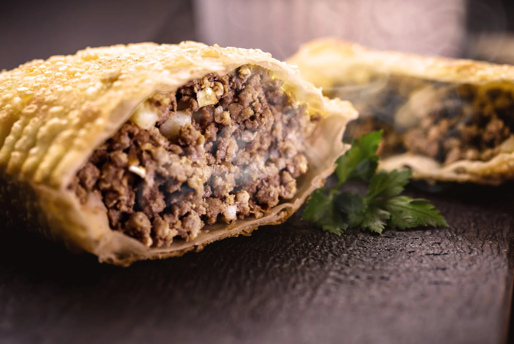 PASTEL DE CARNE DO SOL C/ MUSSARELA
