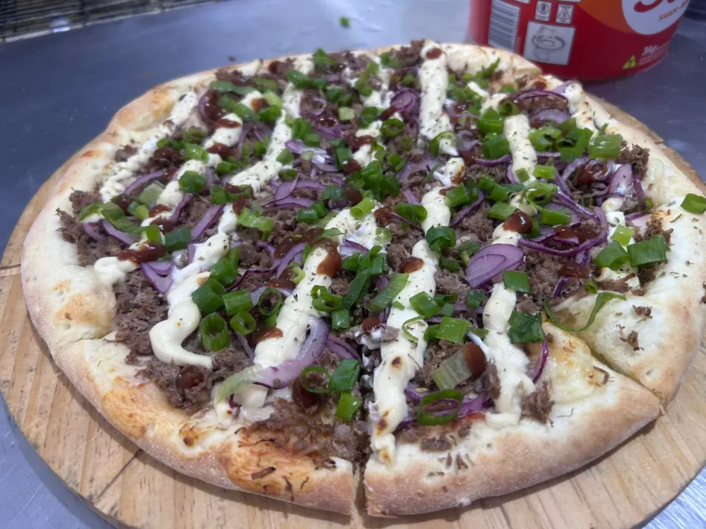 PIZZA CARNE DO SOL PREMIUM (G)