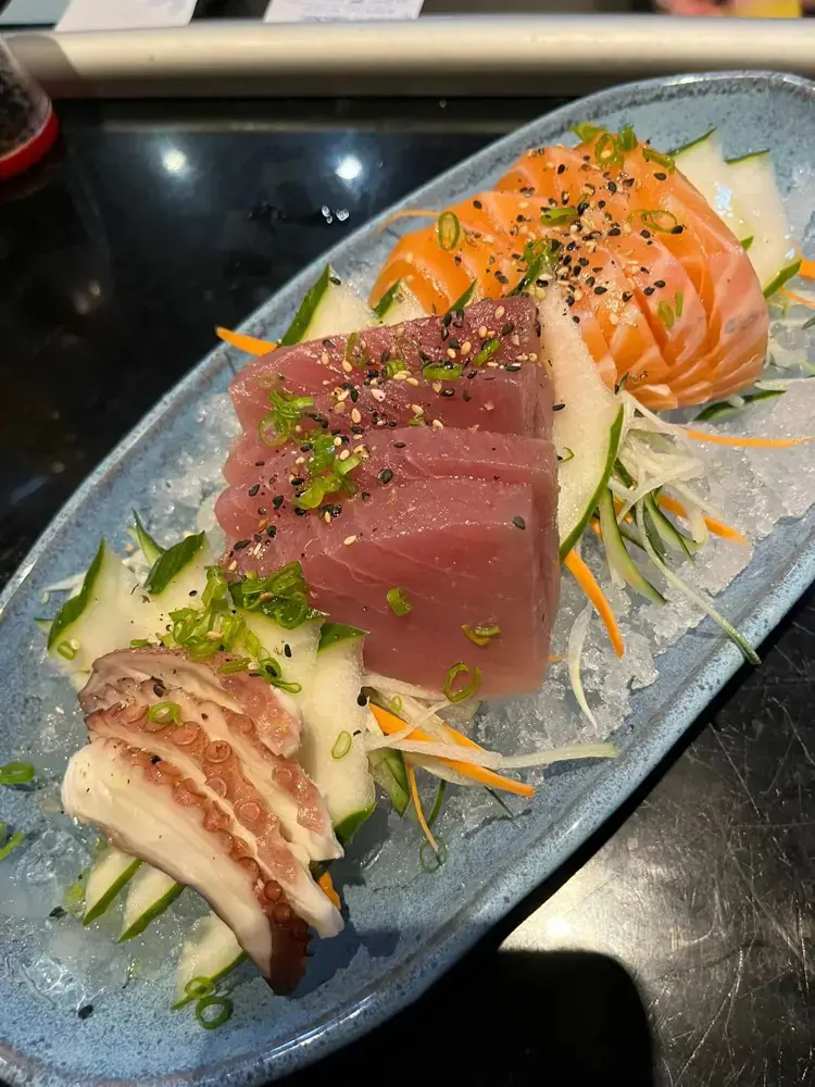 Tábua Sashimi Misto