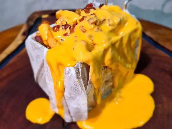 Batata com Cheddar e Bacom