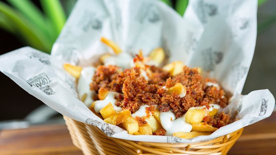 Batata frita com gorgonzola e bacon