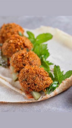 Falafel sanduíche (vegano)