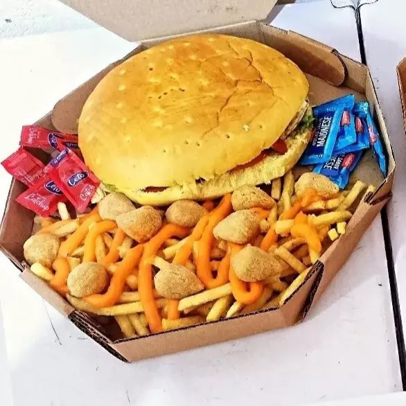 Combo big Monster + refrigerante