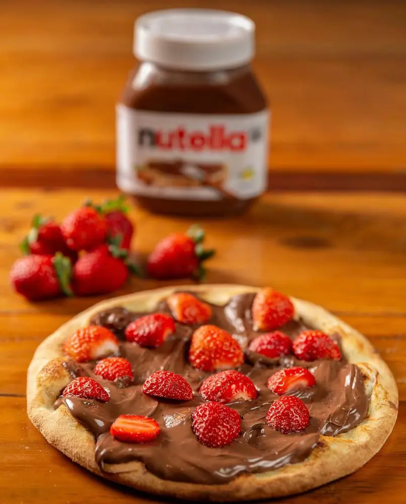 Pizza de Nuttela com morango 