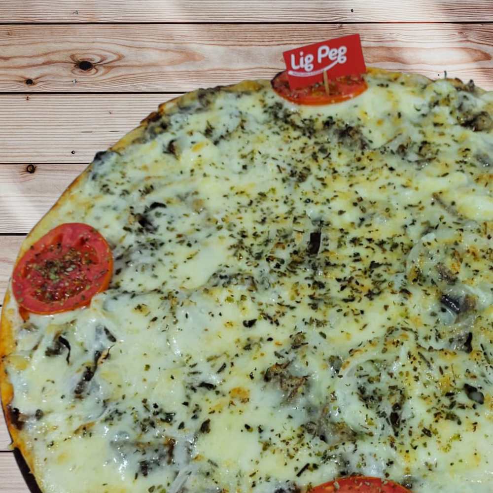 PIZZA CARNE DE SOL COM CATUPIRY