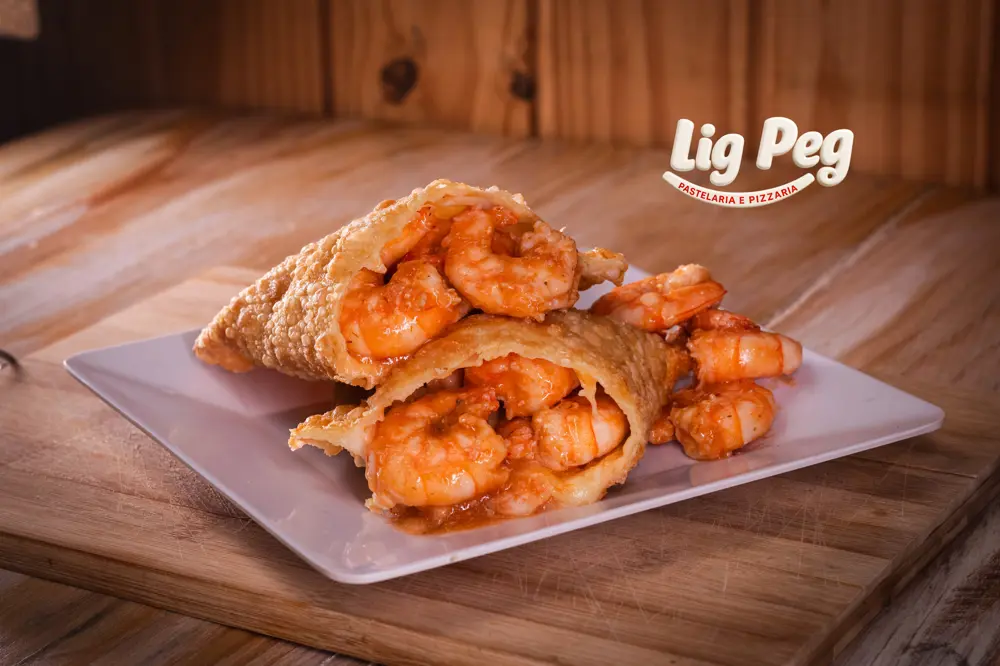 PASTEL CAMARÃO COM CATUPIRY