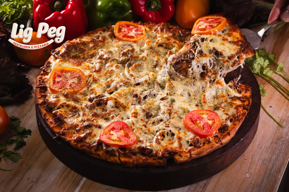 PIZZA CARNE DE SOL COM CATUPIRY