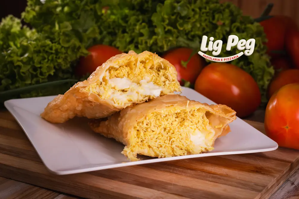 PASTEL FRANGO COM CATUPIRY