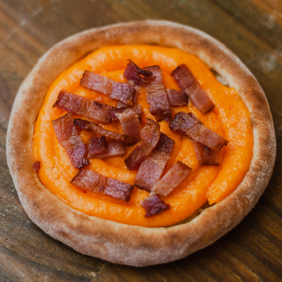 Esfiha Bacon com Cheddar