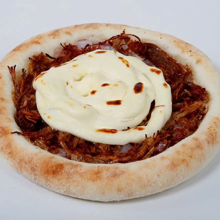 Esfiha de Carne de Sol com Cream Chesse