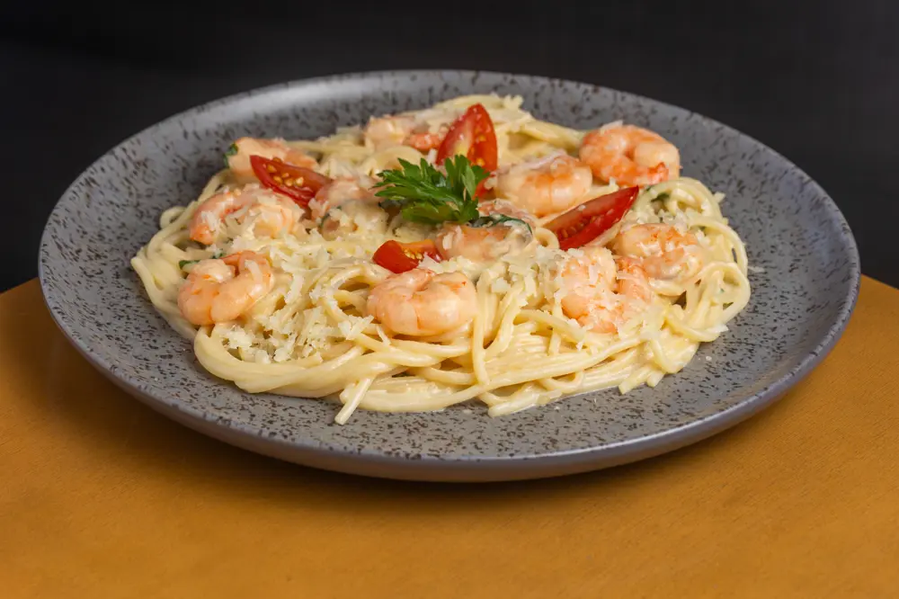 CAMARÃO AO MOLHO 4 QUEIJOS