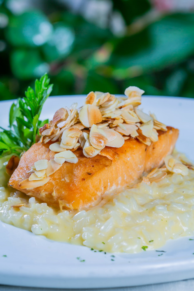 Salmão em Crosta de Amêndoas ( 200g )