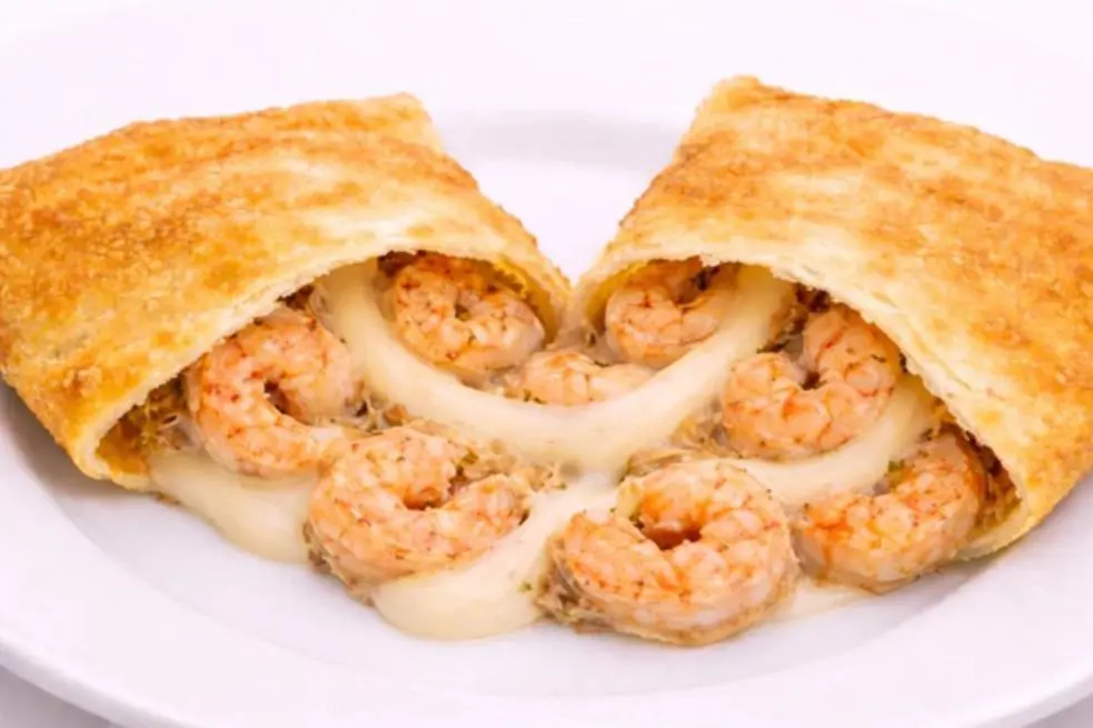 Pastel de Camarão c Cream Chesse