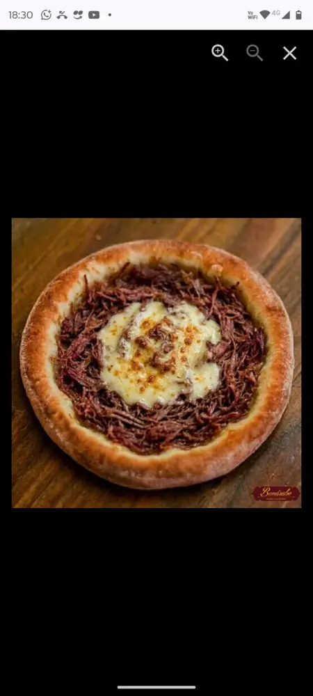 Esfiha de Carne de Sol